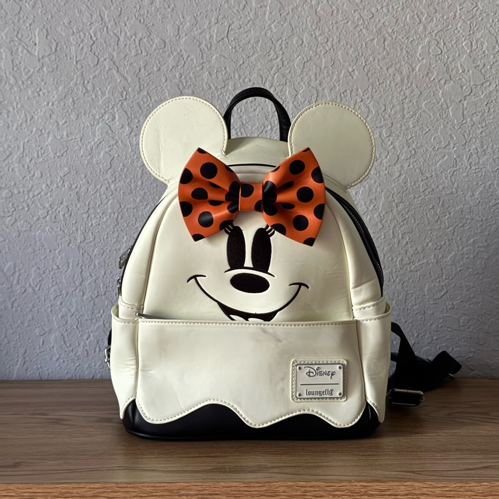 Minnie Ghost glow in the dark Loungefly